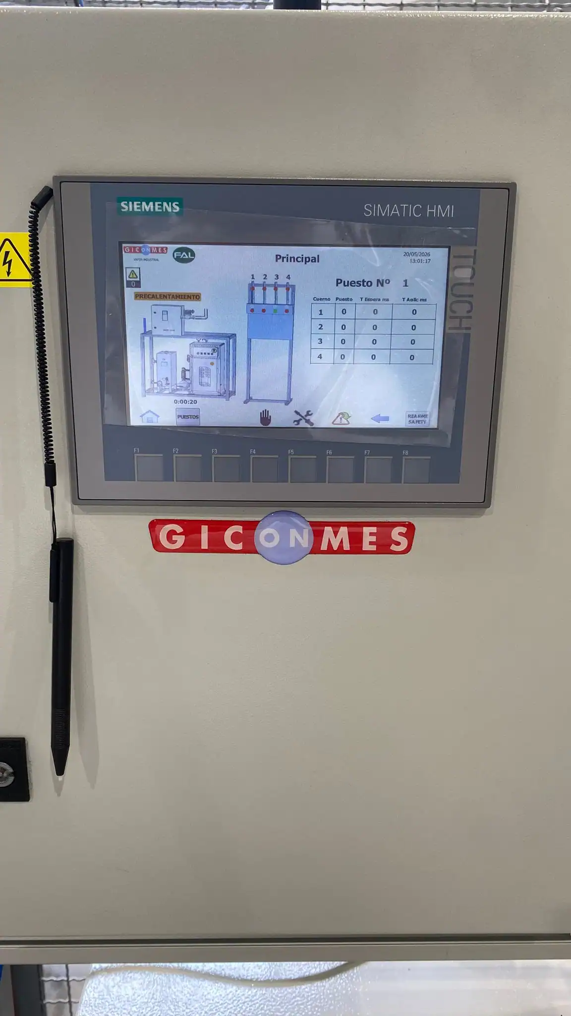 Sistema de vaporización con PLC y posiciones ergonómicas sincronizadas para una fábrica de calzado de seguridad 6 Generadores de vapor industrial Giconmes Sistema de vaporización con PLC y posiciones ergonómicas sincronizadas para una fábrica de calzado de seguridad