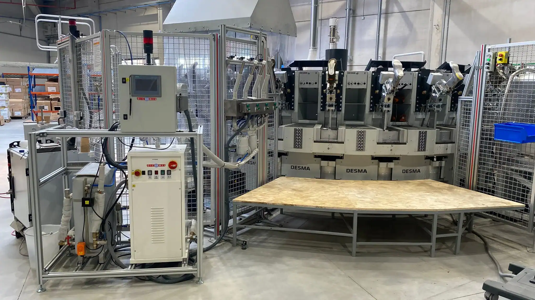 Sistema de vaporización con PLC y posiciones ergonómicas sincronizadas para una fábrica de calzado de seguridad 1 Generadores de vapor industrial Giconmes Sistema de vaporización con PLC y posiciones ergonómicas sincronizadas para una fábrica de calzado de seguridad